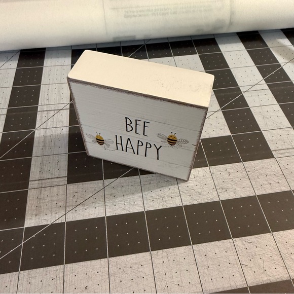 Bee Happy Sign - Picture 3 of 5